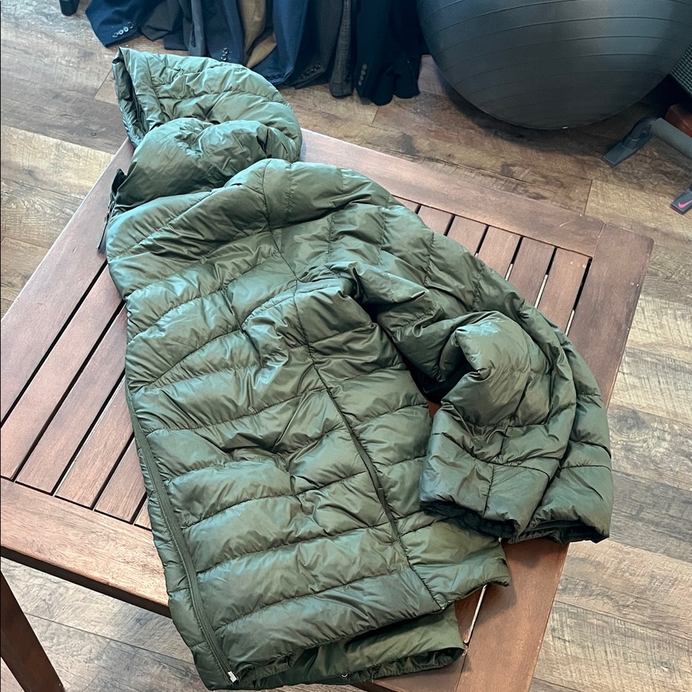 Green Puffer Jacket with Hood see description